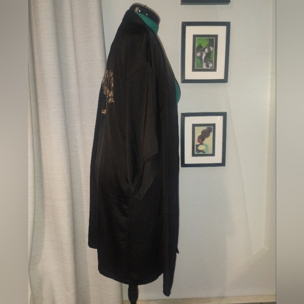 Midnight Bakery Embroidered Flowers & Sequins Black Kimono Robe Sz L NWT - Picture 8 of 14